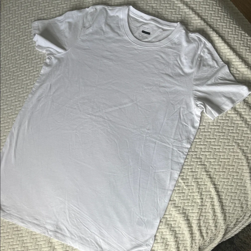 2 Everlane Slim Fit Crewneck White and Black Short Sleeve Tees, new - Picture 2 of 7